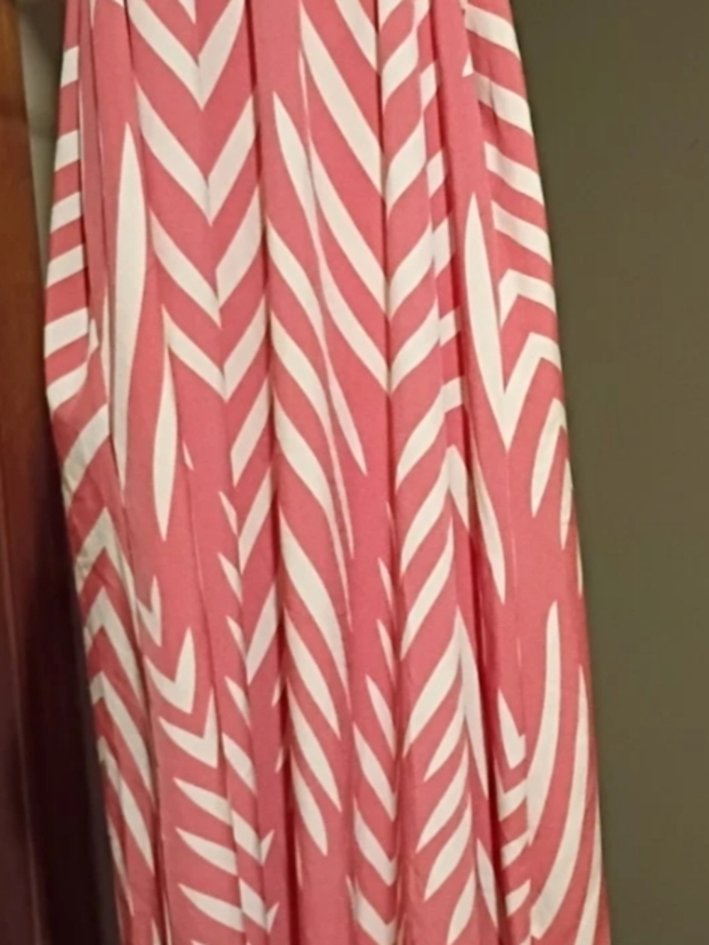 SHEIN Pink & White Chevron Print Skater Skirt